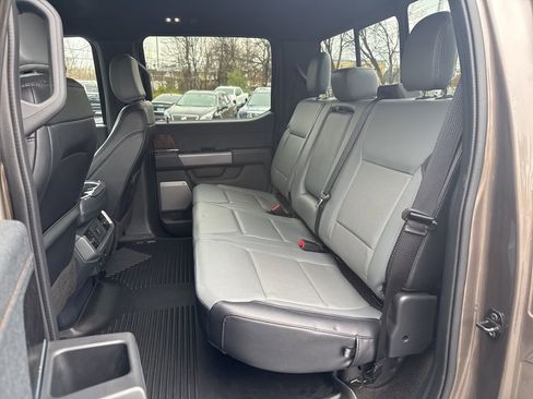 Used 2022 Ford F150 Lightning Lariat image 14