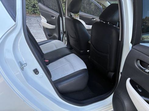 Used 2014 Nissan Leaf SV w/ Premium Package FWD image 21
