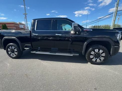Used 2025 GMC Sierra 2500 Denali w/ Denali Reserve Package AWD/4WD image 9