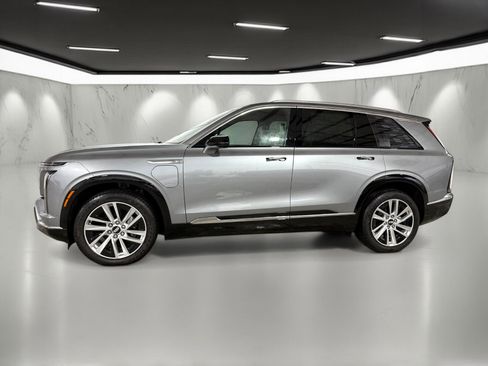 New 2026 Cadillac Vistiq Luxury image 2