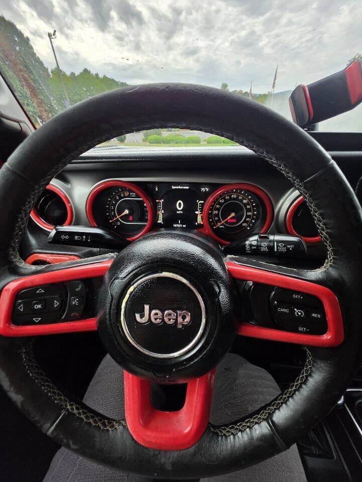 Used 2018 Jeep Wrangler Unlimited Sahara AWD/4WD image 14