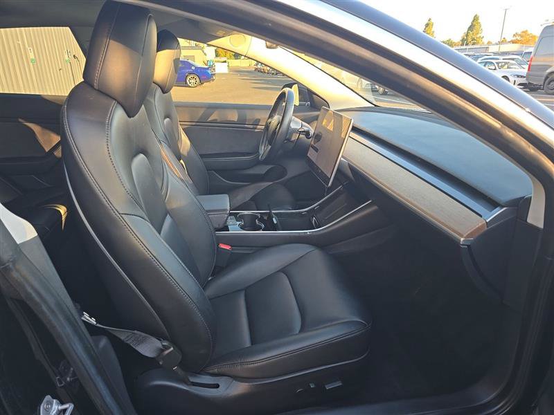 Used 2019 Tesla Model 3 Standard Range RWD image 9