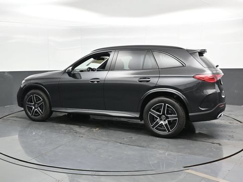 Used 2025 Mercedes-Benz GLC 300 4MATIC image 8