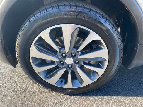 Used 2021 Buick Encore Preferred AWD/4WD image 26