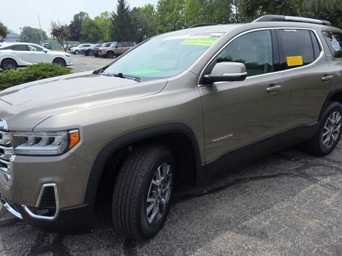 Used 2023 GMC Acadia SLT FWD image 4