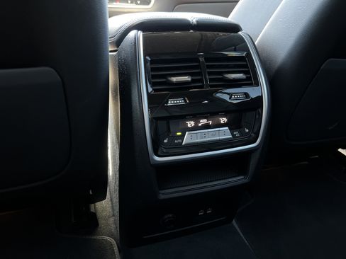 Used 2023 BMW X7 xDrive40i w/ Executive Package AWD/4WD image 42