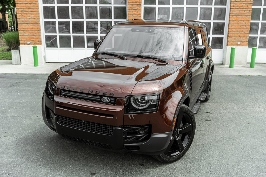 Used 2023 Land Rover Defender 130 First Edition AWD/4WD image 2