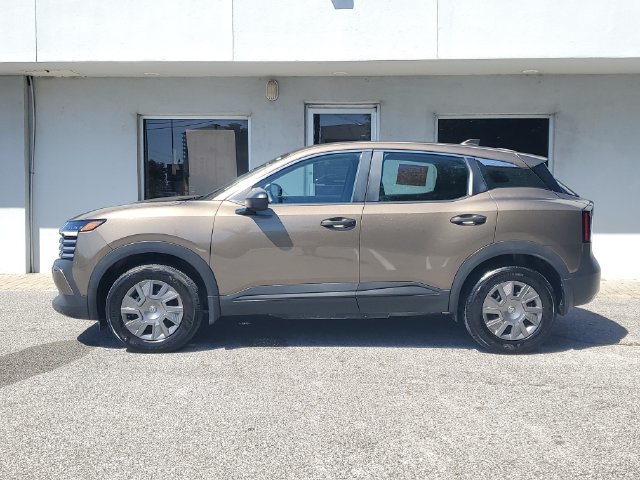 Certified 2025 Nissan Kicks S FWD image 9