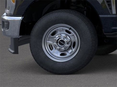 New 2026 Ford F250 XL w/ FX4 Off-Road Package image 19