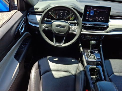 Used 2025 Jeep Compass Limited AWD/4WD image 21
