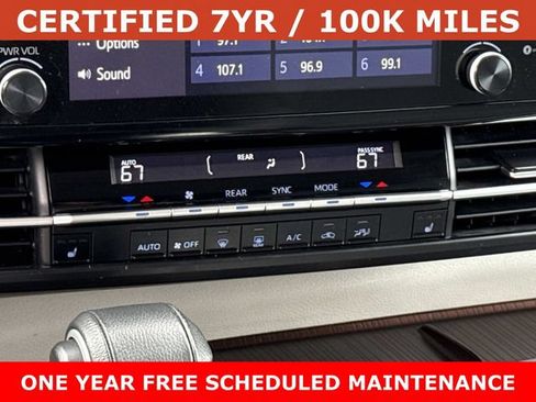 Used 2024 Toyota Sienna XLE FWD image 22