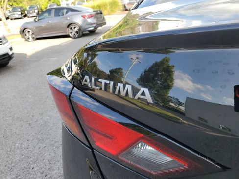 Certified 2025 Nissan Altima 2.5 SV FWD image 7