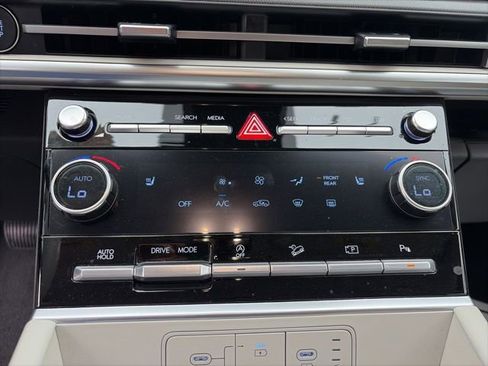 Used 2025 Hyundai Santa Fe SEL image 14