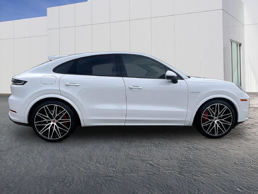 Certified 2025 Porsche Cayenne S AWD/4WD image 8