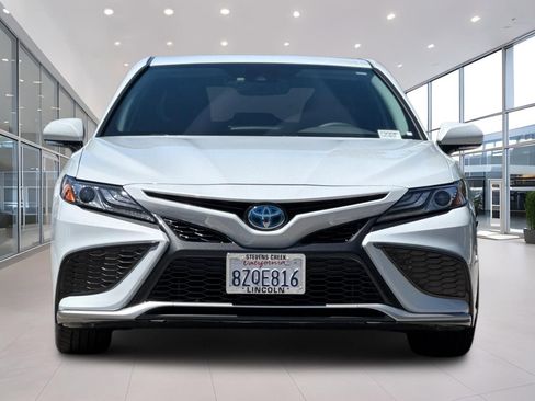 Used 2022 Toyota Camry XSE FWD image 9