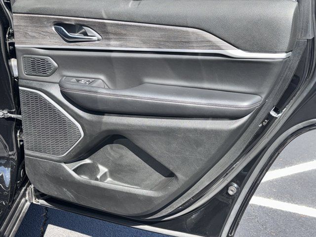 Certified 2021 Jeep Grand Cherokee L Limited w/ Luxury Tech Group II AWD/4WD image 21