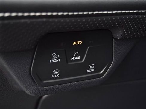 New 2026 Volkswagen Atlas Cross Sport SE image 11