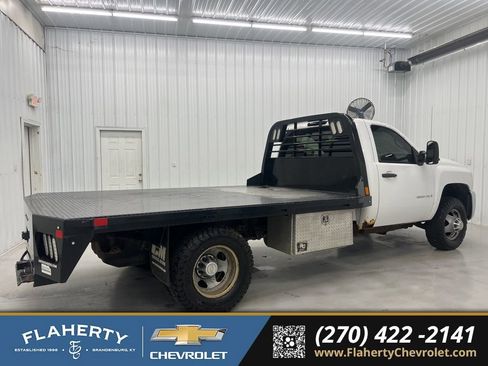 Used 2009 Chevrolet Silverado 3500 W/T w/ Snow Plow Prep Package image 2