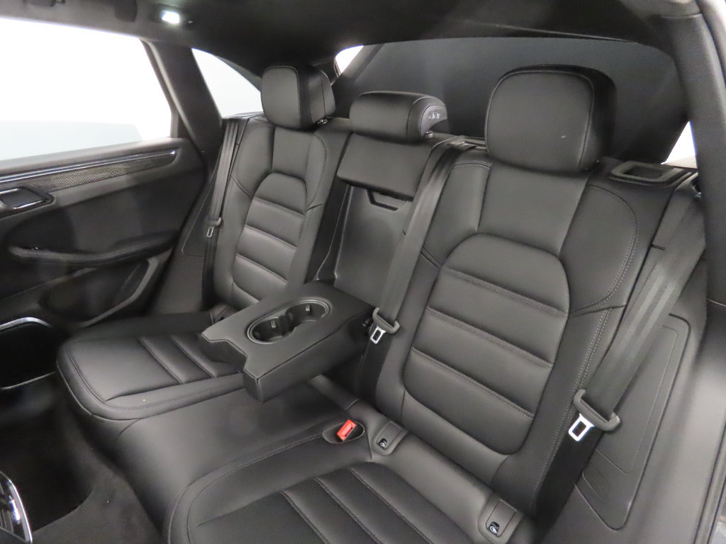 Certified 2026 Porsche Macan GTS AWD/4WD image 43