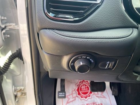 Used 2024 Dodge Durango SXT image 19