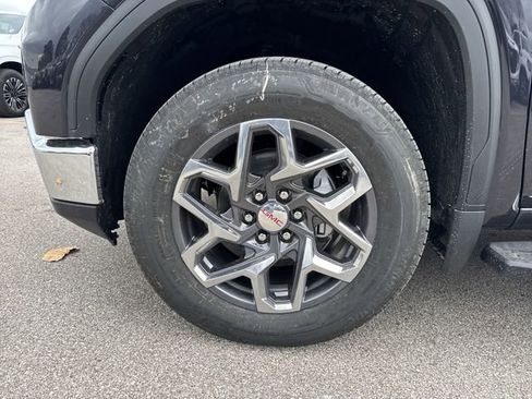New 2026 GMC Sierra 1500 SLT w/ SLT Premium Package image 10