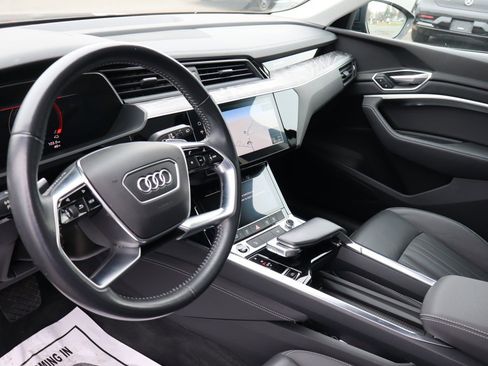 Used 2021 Audi e-tron Premium w/ Convenience Plus Package image 9