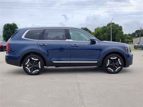 Used 2024 Kia Telluride S w/ S Sunroof Package FWD image 8