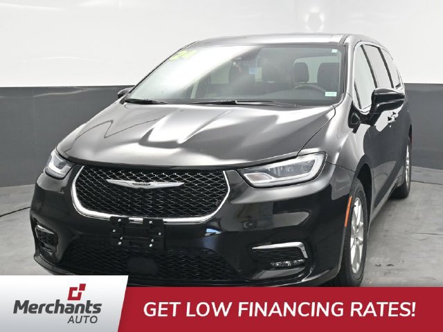 Used 2024 Chrysler Pacifica Touring-L FWD image 2
