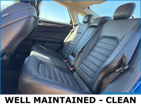 Used 2017 Ford Fusion SE w/ Fusion SE Technology Package image 14