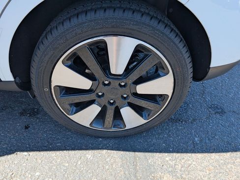 Used 2017 Kia Soul + w/ Designer's Package FWD image 10