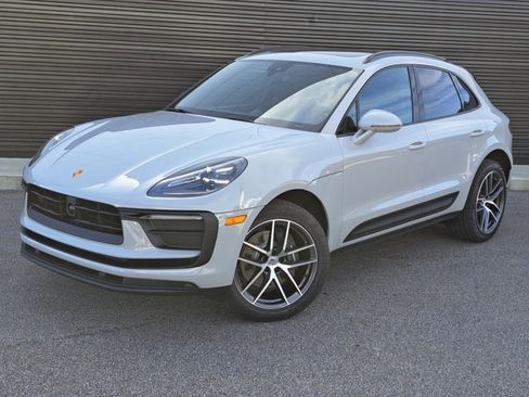 New 2026 Porsche Macan image 1