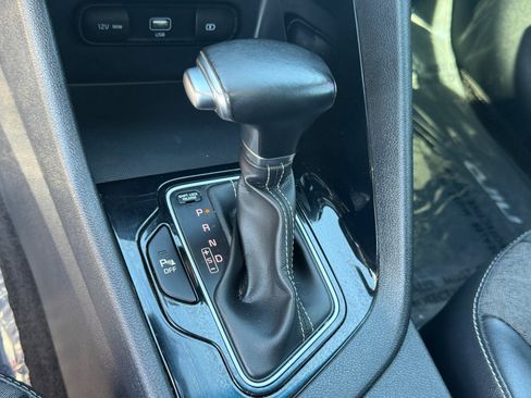 Used 2022 Kia Niro LXS FWD image 20