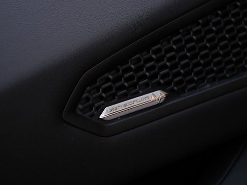 Used 2021 Lamborghini Huracan EVO RWD image 22