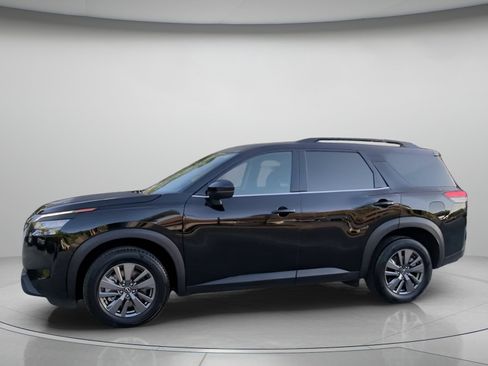 Used 2024 Nissan Pathfinder SV FWD image 15