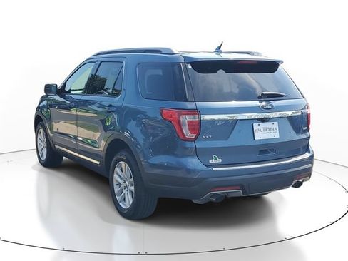 Used 2018 Ford Explorer XLT w/ Equipment Group 202A AWD/4WD image 3