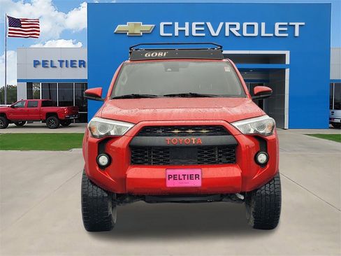 Used 2020 Toyota 4Runner SR5 image 2