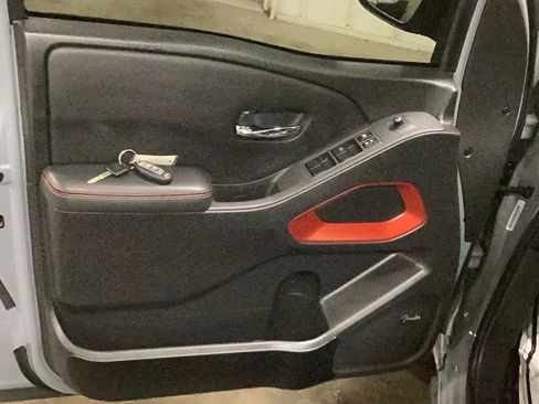 Used 2023 Nissan Frontier PRO-4X w/ Pro Convenience Package image 12