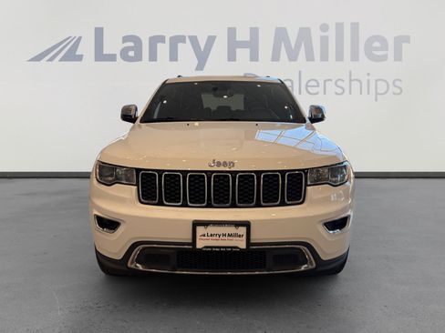 Used 2018 Jeep Grand Cherokee Limited AWD/4WD image 5
