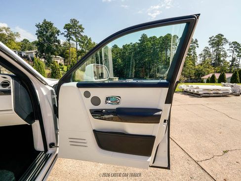 Used 2020 Rolls-Royce Phantom Sedan RWD image 34
