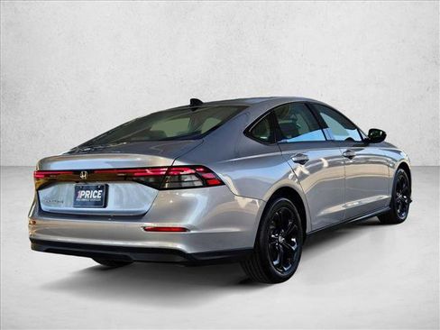 Used 2025 Honda Accord SE image 5