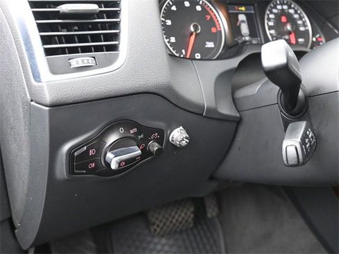 Used 2016 Audi Q5 2.0T Premium Plus w/ Technology Package image 21