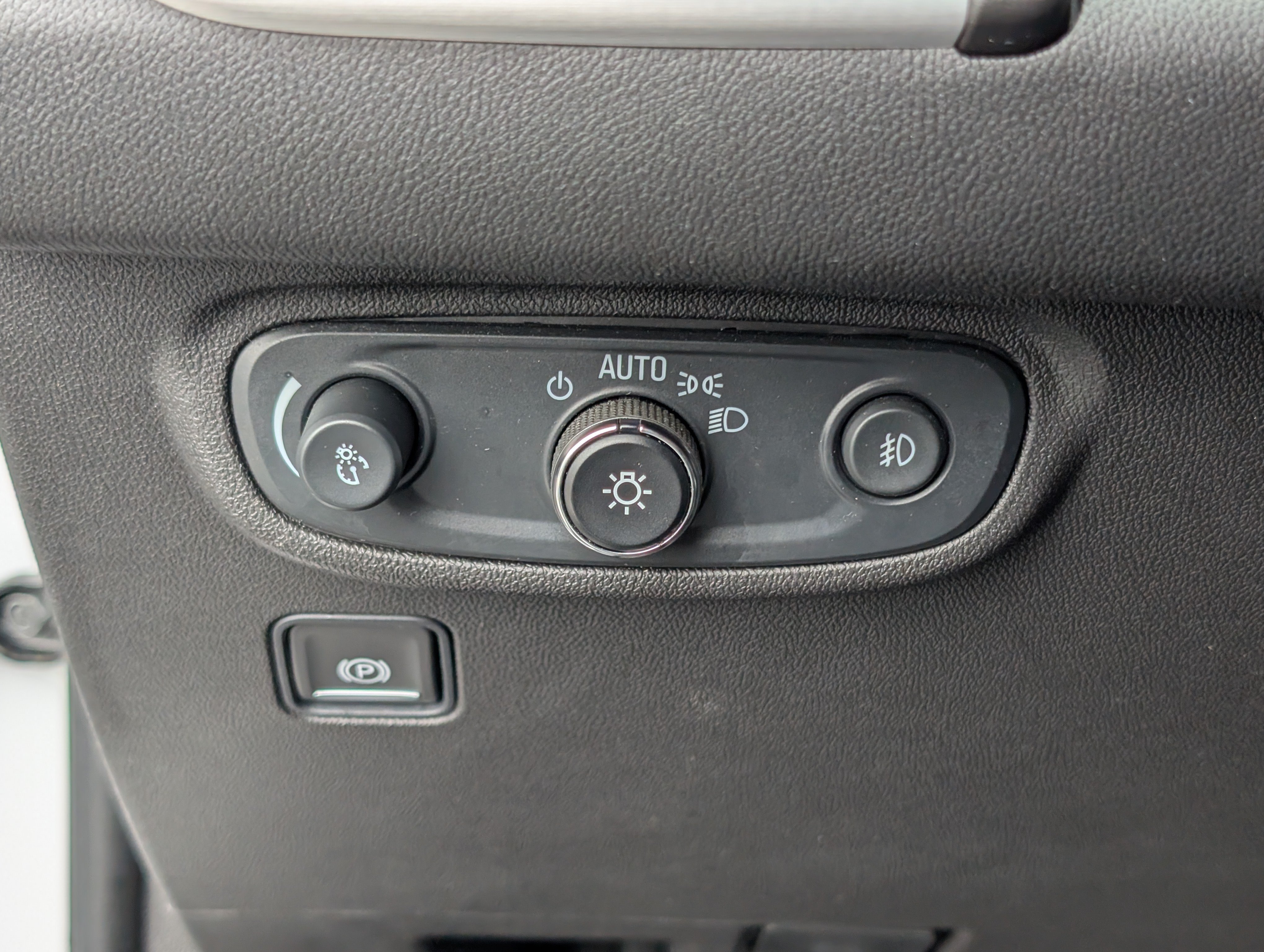 Used 2024 GMC Terrain SLT AWD/4WD image 23
