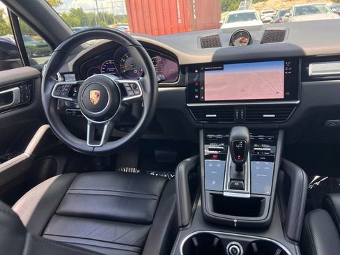 Used 2022 Porsche Cayenne Platinum Edition AWD/4WD image 18