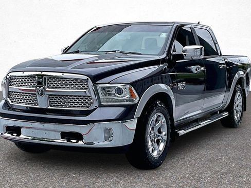 Used 2015 RAM 1500 Laramie w/ Convenience Group AWD/4WD image 4