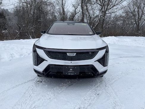 New 2025 Cadillac Optiq Sport 2 w/ LPO, Floor Liner Package image 2