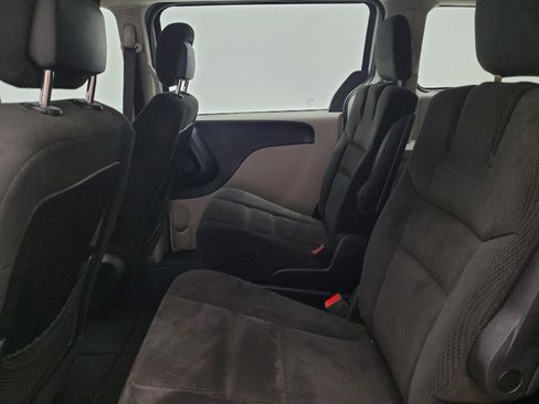 Used 2016 Dodge Grand Caravan American Value Package image 18