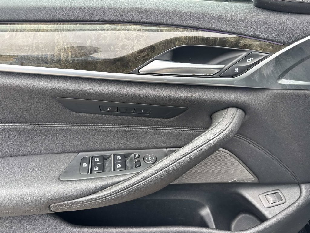 Used 2020 BMW 530i w/ Premium Package RWD image 21