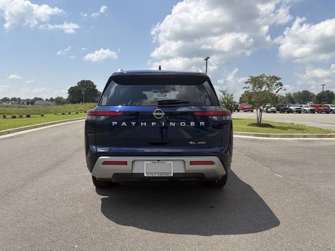 Used 2025 Nissan Pathfinder SL AWD/4WD image 5