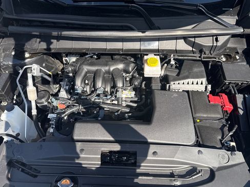 Used 2025 Nissan Pathfinder Platinum AWD/4WD image 27