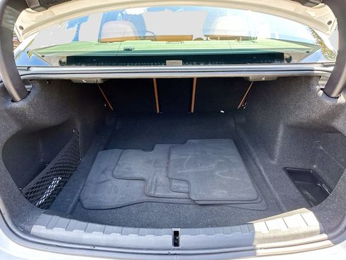 Used 2024 BMW 330i Sedan w/ Premium Package image 27